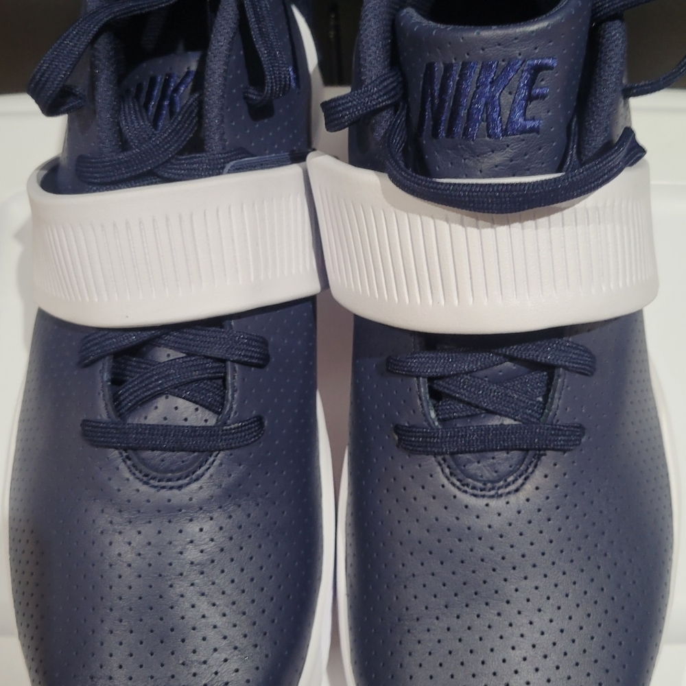Nike Ultra XT-11.0